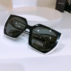 Alternative view of Kính PRADA V790