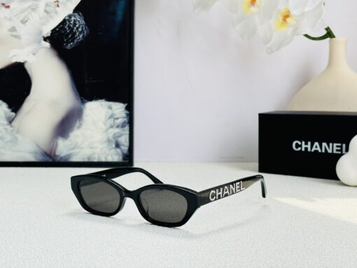 Kính thời trang Chanel 10