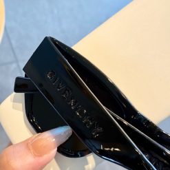 Alternative view of Kính thời trang Givenchy V787