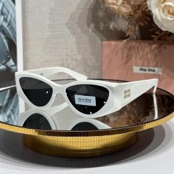 Alternative view of Kính thời trang Miumiu V860