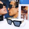 Kính Versace V736