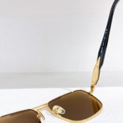 Alternative view of Kính Prada V748