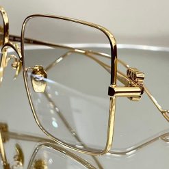 Alternative view of Kính Loewe vk91