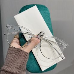 Alternative view of Kính chống ánh sáng xanh VK441