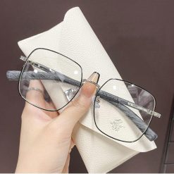 Alternative view of Kính chống ánh sáng xanh VK401