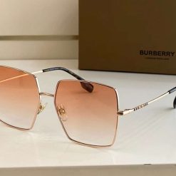 Alternative view of Kính thời trang BURBERRY V607