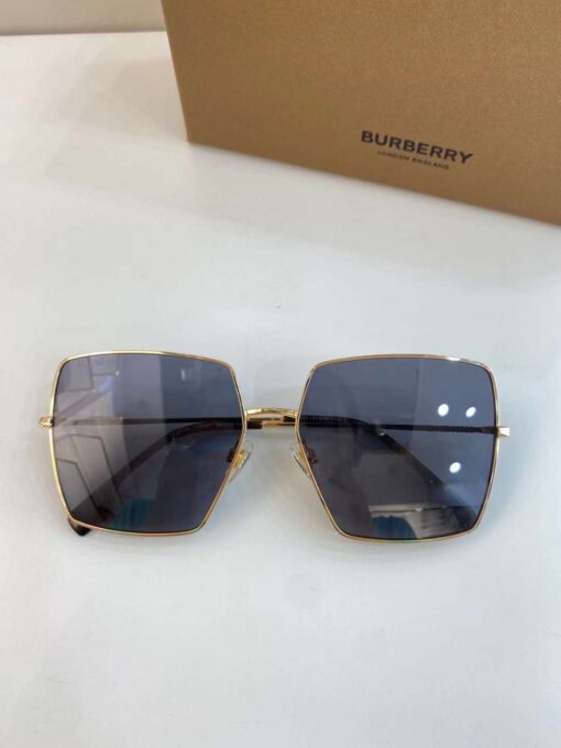 Kính thời trang BURBERRY V607