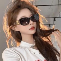 Alternative view of Kính CHANEL V735