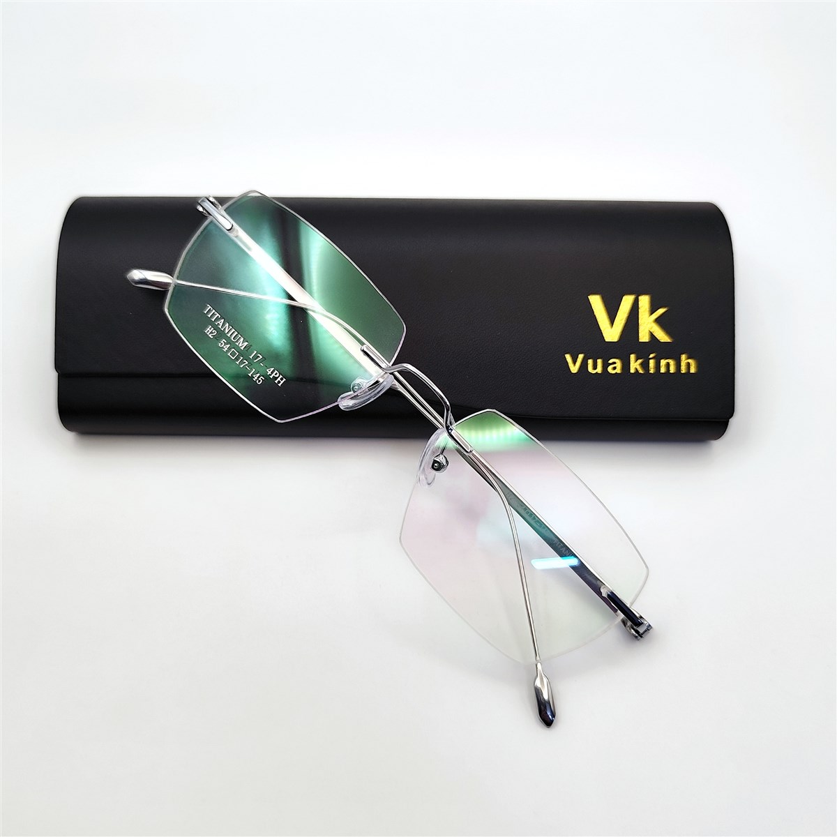 Gọng kính cận không viền titan B06