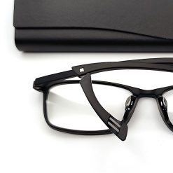 Alternative view of Gọng kính cận chơi cầu lông Pic02